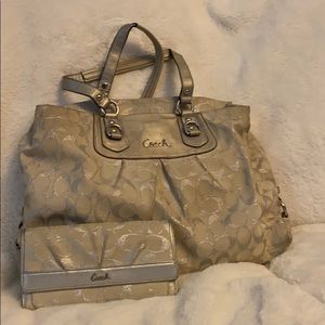 Coach Shoulder Bag with matching wallet